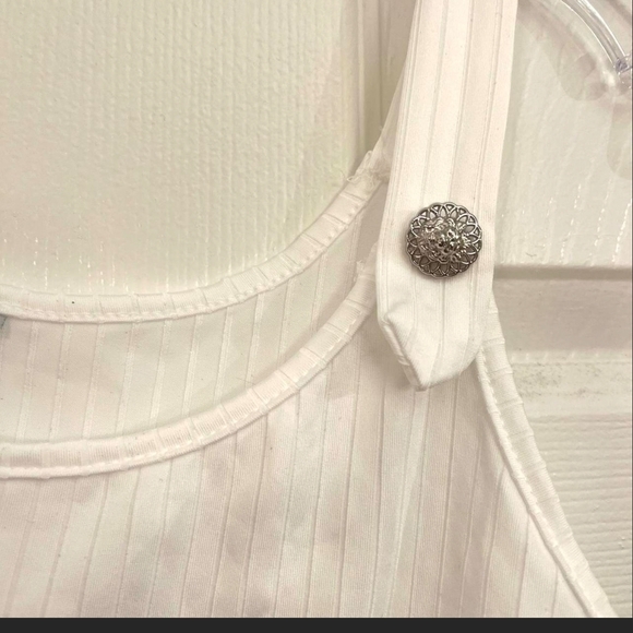 Small White Tank Top with Silver Button Small Ribbed Texture Casual Minimalist - Picture 2 of 6